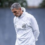 Santos x Internacional: pressão, crise e futuro do técnico em jogo